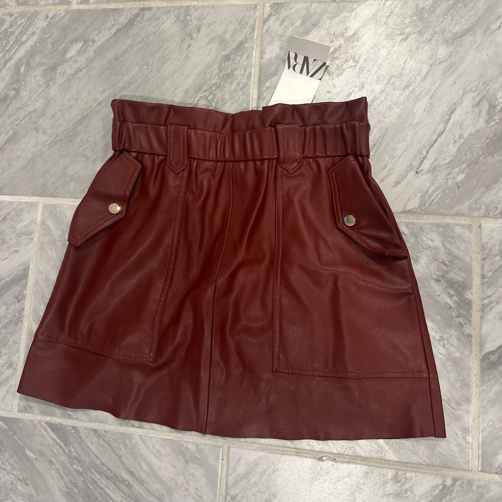 NWT Zara Women’s Maroon Faux Leather Mini Skirt Size M Originally $39